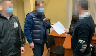 Заволодіння коштами у сумі 2,5 мільярда гривень бенефіціаром банку - ДБР повідомило про підозру ексзаступнику голови правління банку «Фінанси та Кредит»